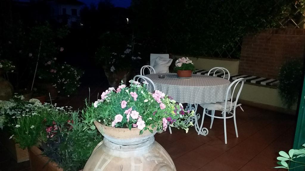 Apartmán La Terrazza Da Ernestina Lucca Exteriér fotografie